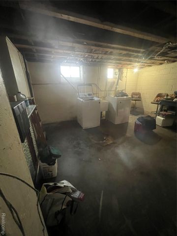 17401 Albion Street, Detroit, MI 48234