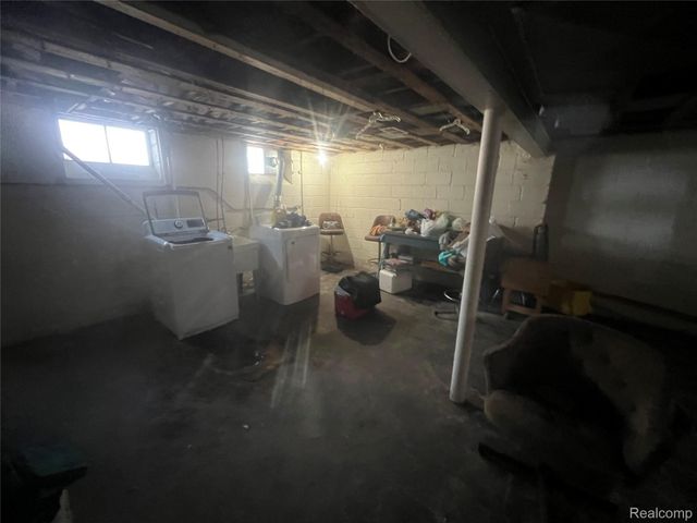 17401 Albion Street, Detroit, MI 48234