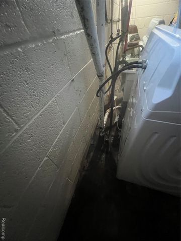 17401 Albion Street, Detroit, MI 48234