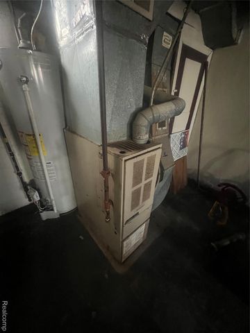 17401 Albion Street, Detroit, MI 48234