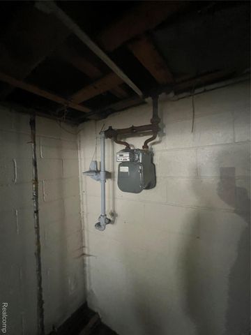 17401 Albion Street, Detroit, MI 48234