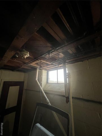 17401 Albion Street, Detroit, MI 48234