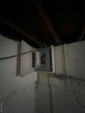 17401 Albion Street, Detroit, MI 48234