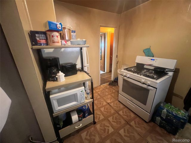 17401 Albion Street, Detroit, MI 48234