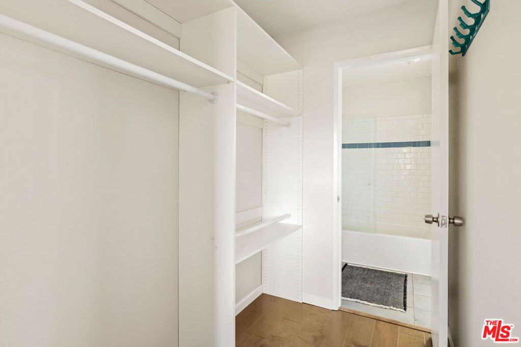 Image 14 of property listing at 236 S Avenue 22, Los Angeles, CA 90031