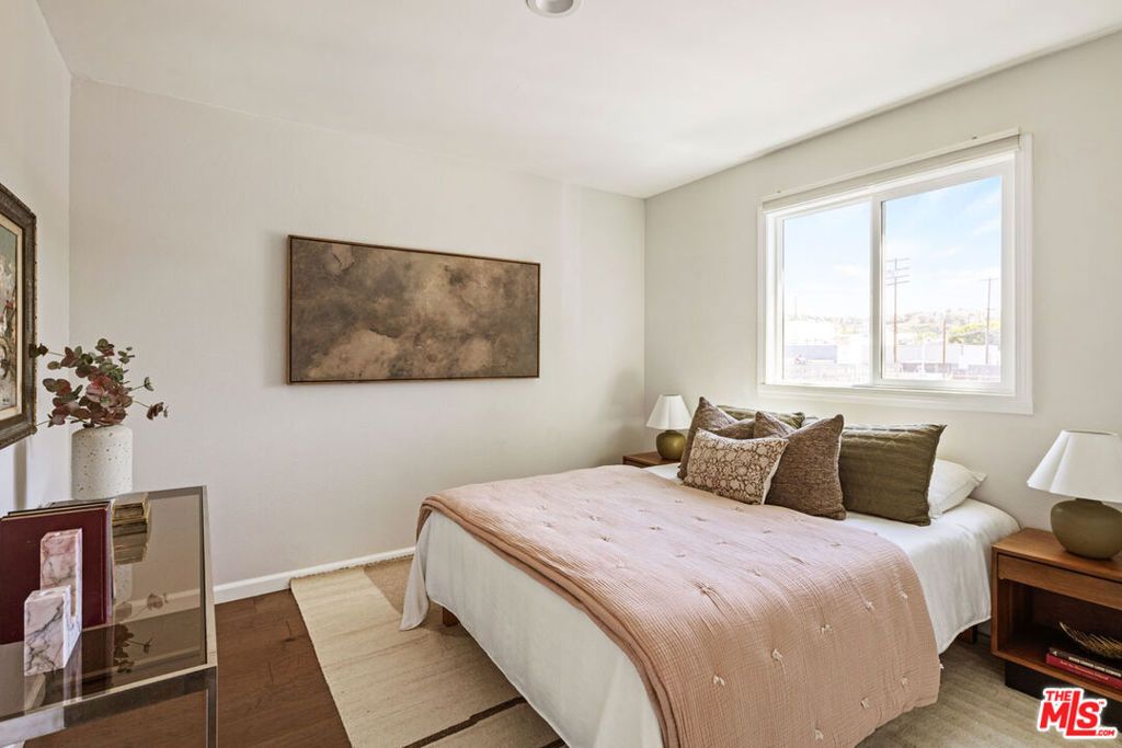 Image 15 of property listing at 236 S Avenue 22, Los Angeles, CA 90031