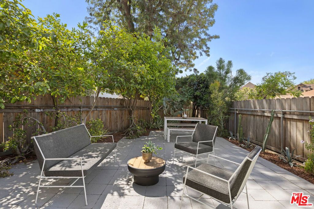Image 17 of property listing at 236 S Avenue 22, Los Angeles, CA 90031