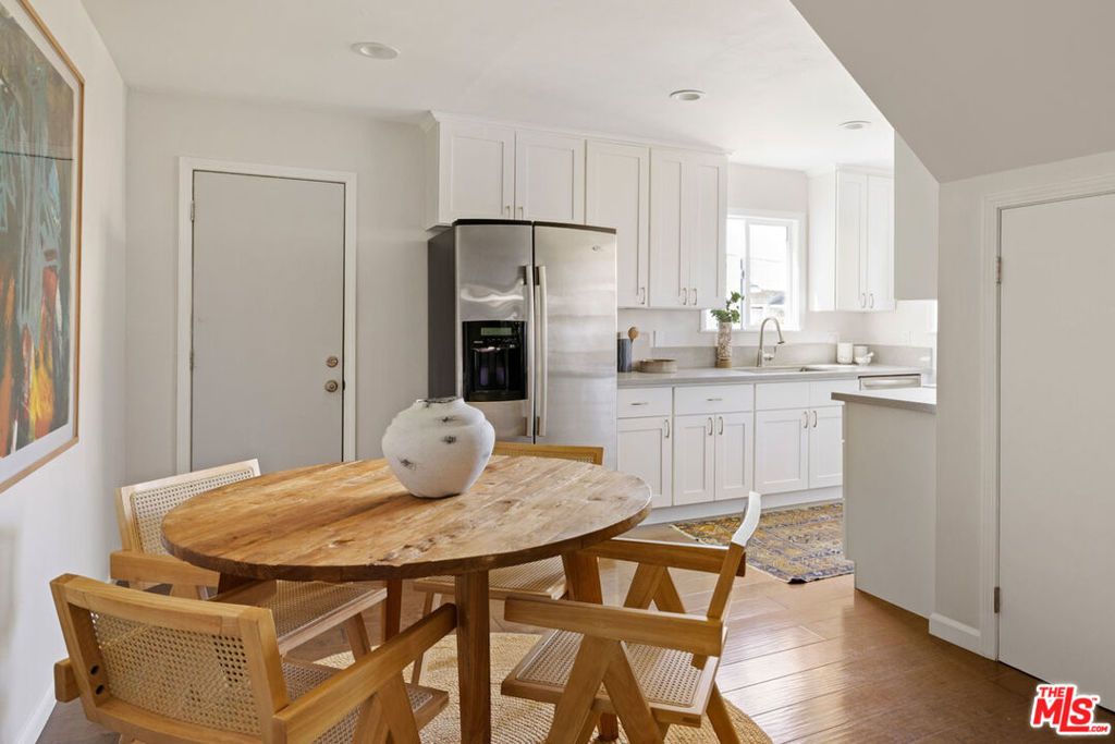 Image 6 of property listing at 236 S Avenue 22, Los Angeles, CA 90031