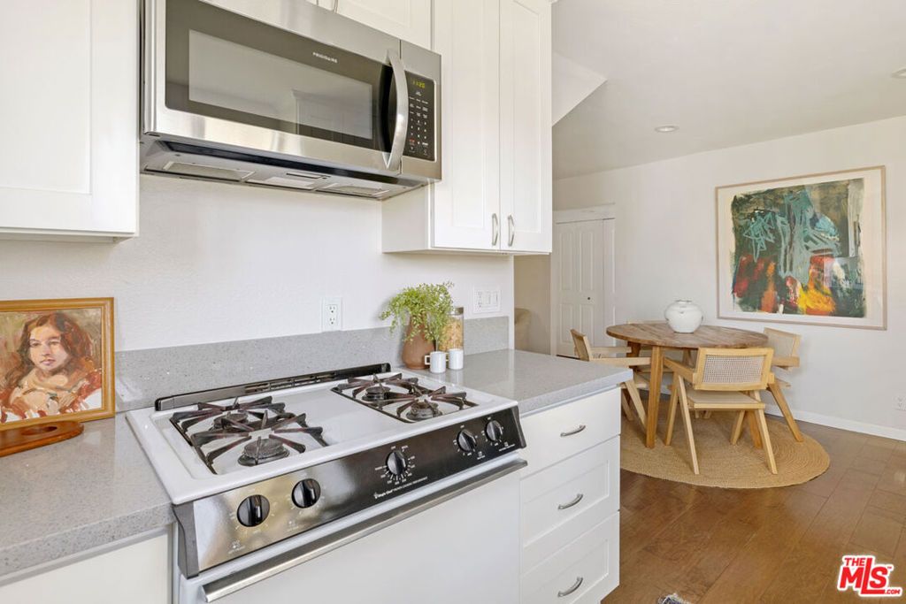 Image 8 of property listing at 236 S Avenue 22, Los Angeles, CA 90031