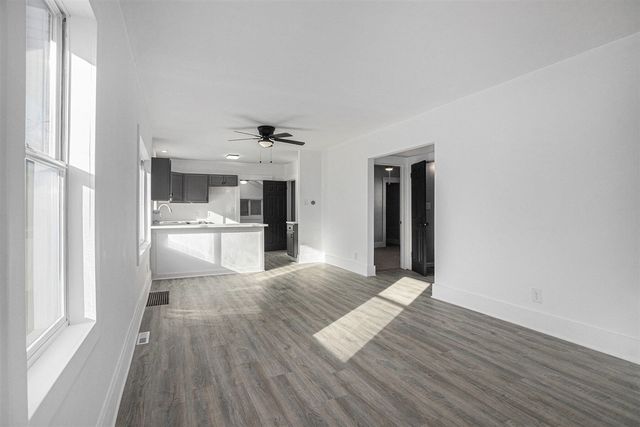 86 E Ave, Battle Creek, MI 49017