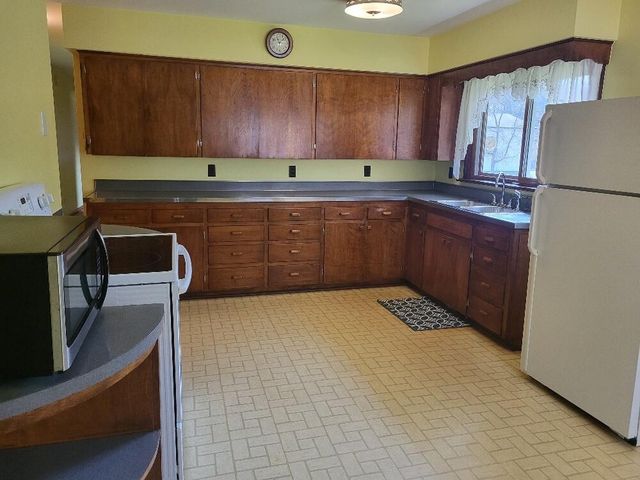 5867 Dowling Street, Montague, MI 49437