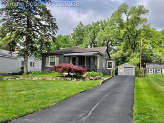 15349 Deering Street, Livonia, MI 48154