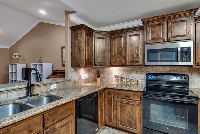 1704 Yellowstone Dr., Longview, TX 75605