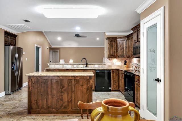 1704 Yellowstone Dr., Longview, TX 75605