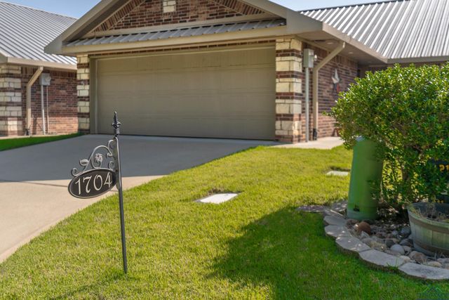 1704 Yellowstone Dr., Longview, TX 75605
