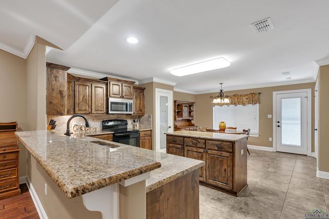 1704 Yellowstone Dr., Longview, TX 75605