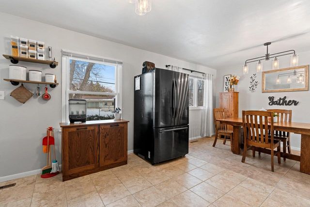 1266 GLENVIEW DRIVE, Neenah, WI 54956