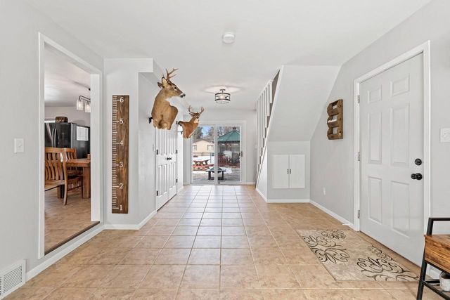 1266 GLENVIEW DRIVE, Neenah, WI 54956