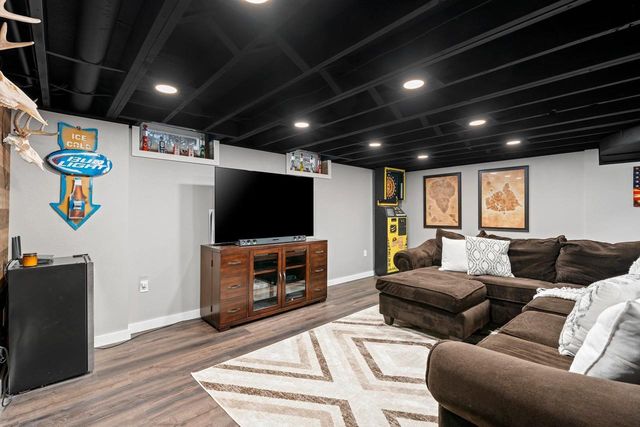 1266 GLENVIEW DRIVE, Neenah, WI 54956