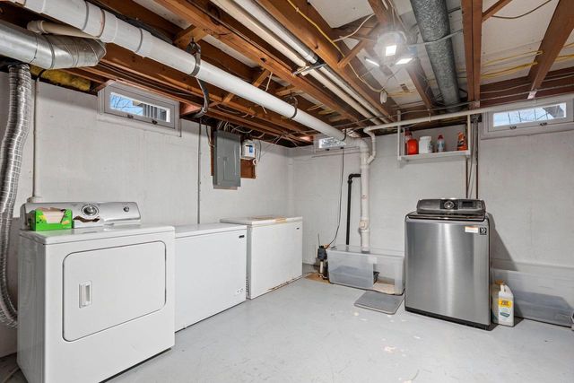 1266 GLENVIEW DRIVE, Neenah, WI 54956