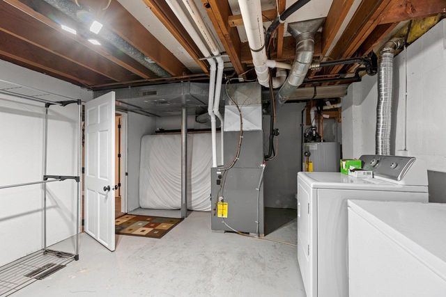 1266 GLENVIEW DRIVE, Neenah, WI 54956