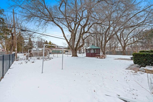 1266 GLENVIEW DRIVE, Neenah, WI 54956