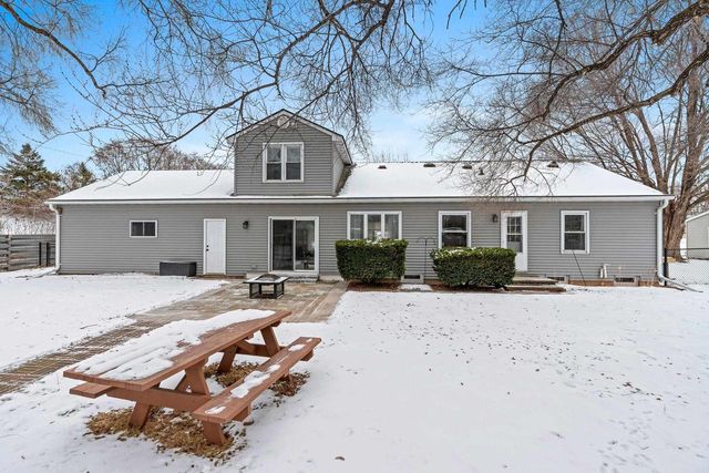 1266 GLENVIEW DRIVE, Neenah, WI 54956