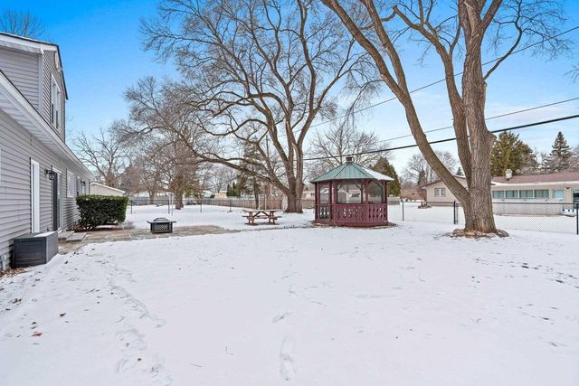 1266 GLENVIEW DRIVE, Neenah, WI 54956