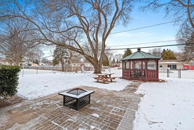 1266 GLENVIEW DRIVE, Neenah, WI 54956