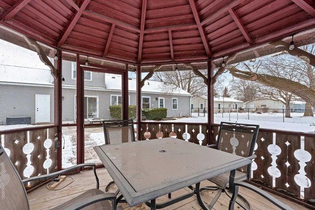 1266 GLENVIEW DRIVE, Neenah, WI 54956