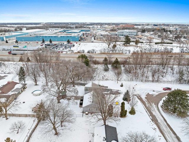 1266 GLENVIEW DRIVE, Neenah, WI 54956