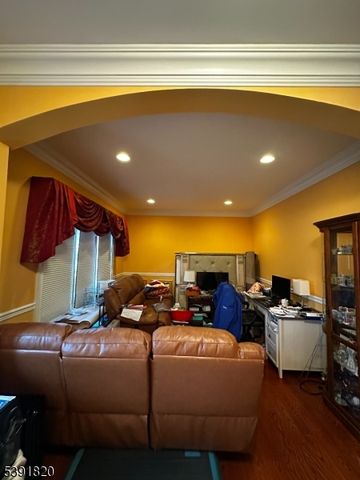 28 Zachary Ter, Fair Lawn Boro, NJ 07410