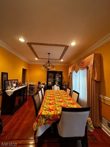 28 Zachary Ter, Fair Lawn Boro, NJ 07410