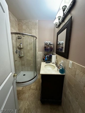 28 Zachary Ter, Fair Lawn Boro, NJ 07410