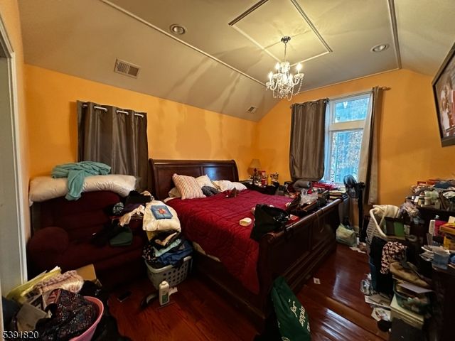 28 Zachary Ter, Fair Lawn Boro, NJ 07410