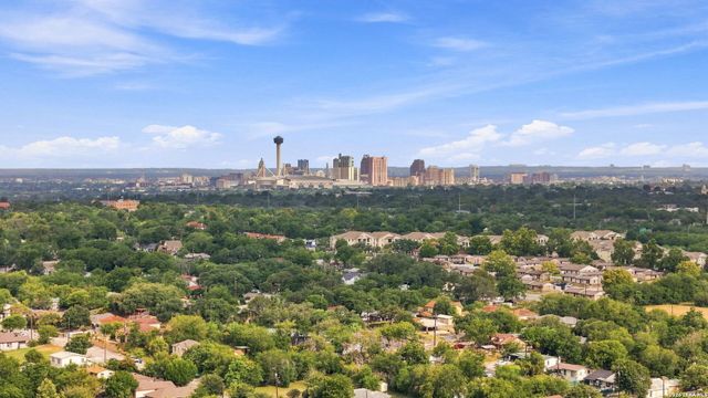 206 CHICKERING AVE, San Antonio, TX 78210