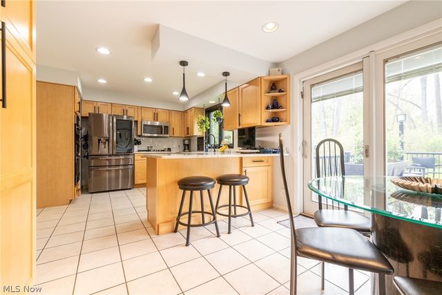 28750 S Woodland Road, Pepper Pike, OH 44124