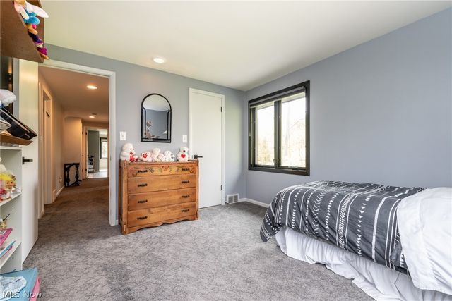 28750 S Woodland Road, Pepper Pike, OH 44124