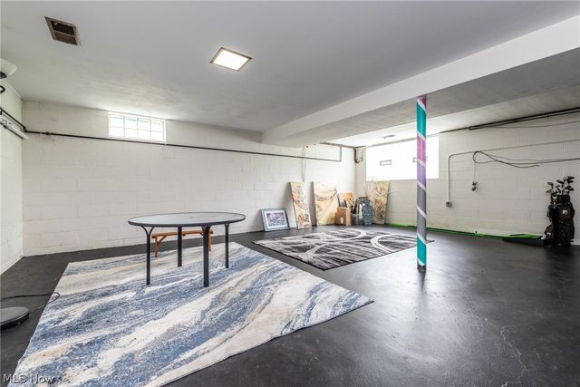 28750 S Woodland Road, Pepper Pike, OH 44124