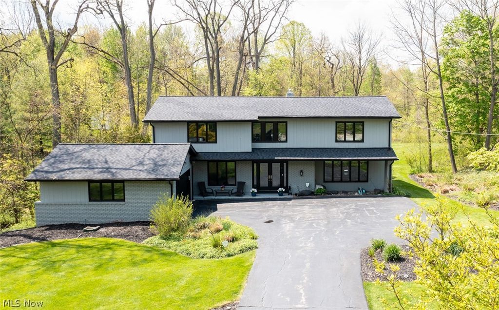 28750 S Woodland Road, Pepper Pike, OH 44124
