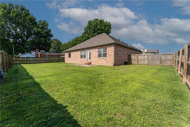 126 Angus Lane, Farmington, AR 72730