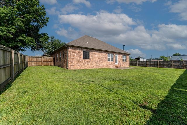 126 Angus Lane, Farmington, AR 72730