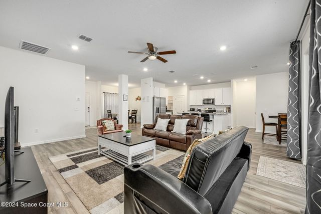 1717 Dalroy Street NW, Palm Bay, FL 32907