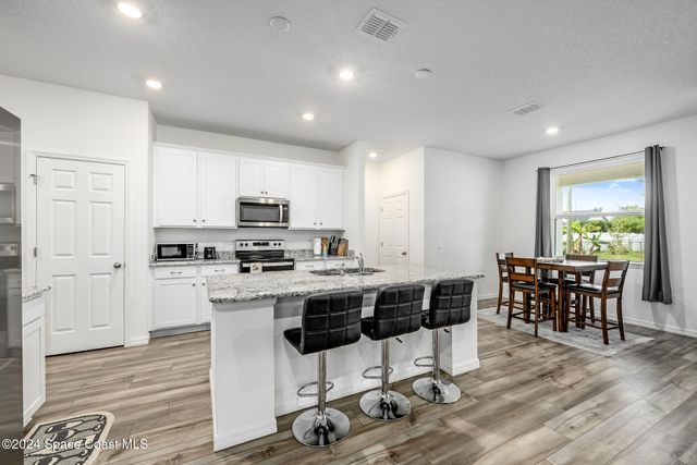 1717 Dalroy Street NW, Palm Bay, FL 32907