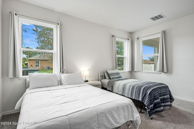 1717 Dalroy Street NW, Palm Bay, FL 32907