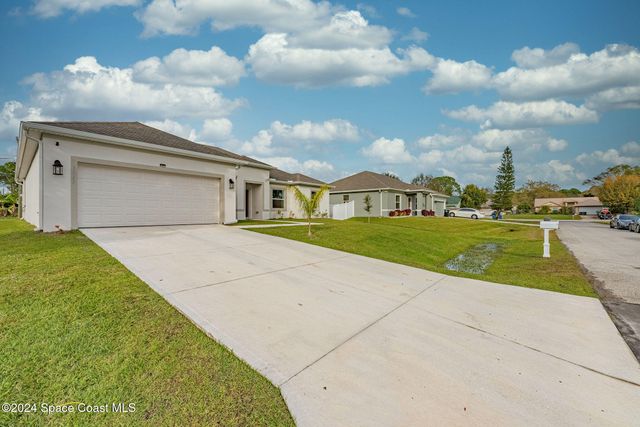 1717 Dalroy Street NW, Palm Bay, FL 32907