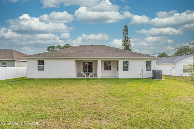 1717 Dalroy Street NW, Palm Bay, FL 32907