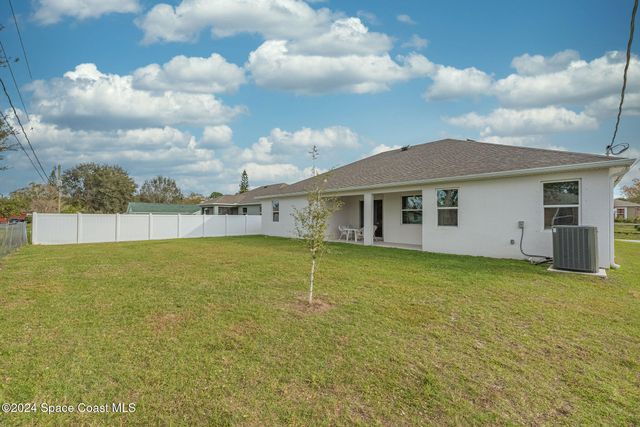 1717 Dalroy Street NW, Palm Bay, FL 32907
