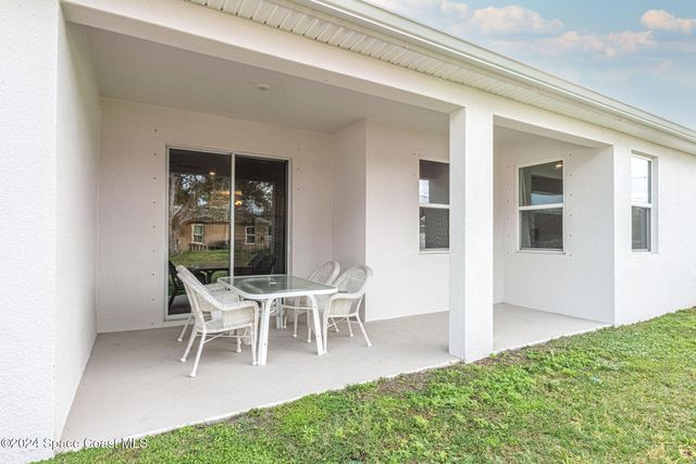 1717 Dalroy Street NW, Palm Bay, FL 32907