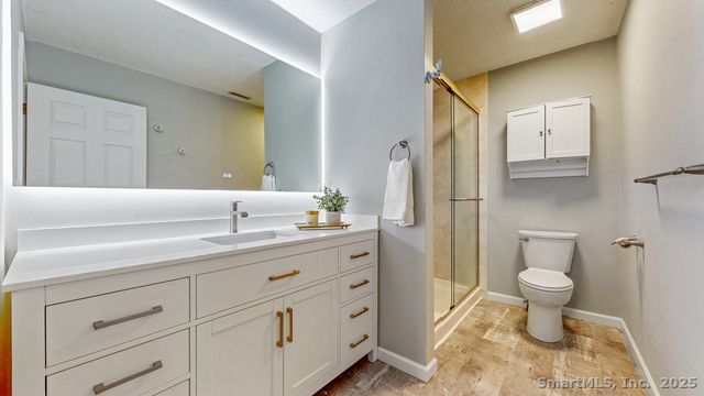 80 Country Lane APT 40, Vernon, CT 06066